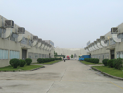 小家電廠(chǎng)東保集團(tuán)環(huán)?？照{(diào)安裝案例