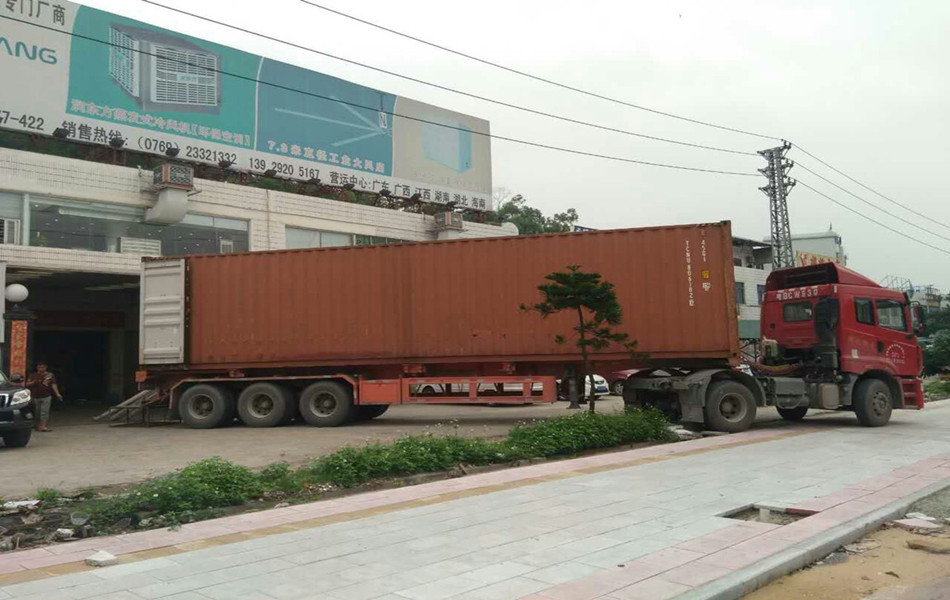 廣東環(huán)?？照{(diào)裝車(chē)中